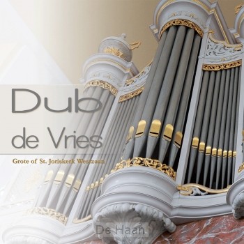 Dub De Vries speelt op de orgel van